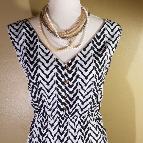 Coolwear Black and White Dress 💌 - Picture 2 of 7